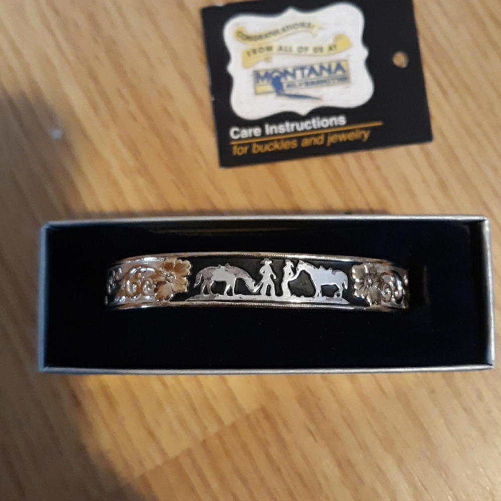 Montana Silversmiths western horse cuff braclet